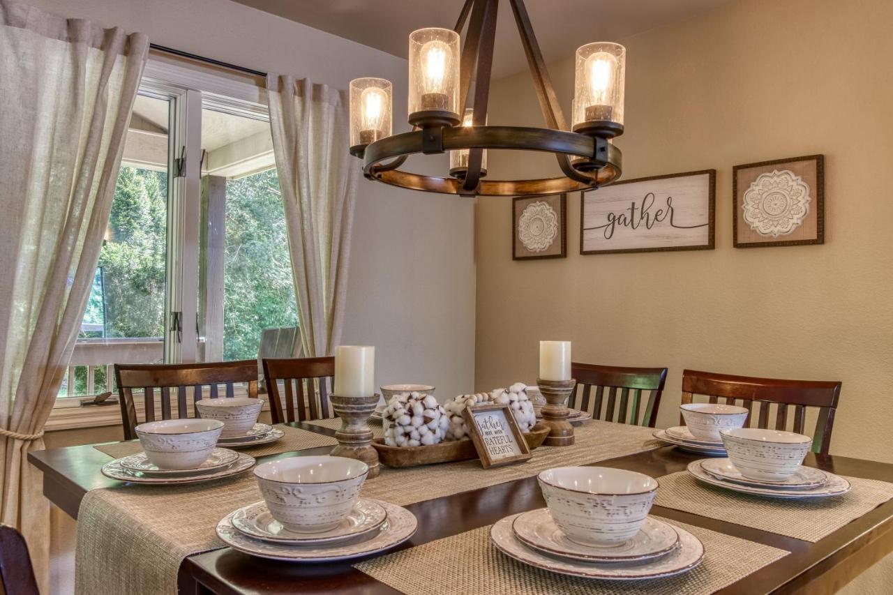 Memorable "Deer & Doe" By Honeybearcabins 4Br 3Ba, Mountain View Deck, Farmhouse Decor, Fireplace, 3 Acres Sevierville Zewnętrze zdjęcie