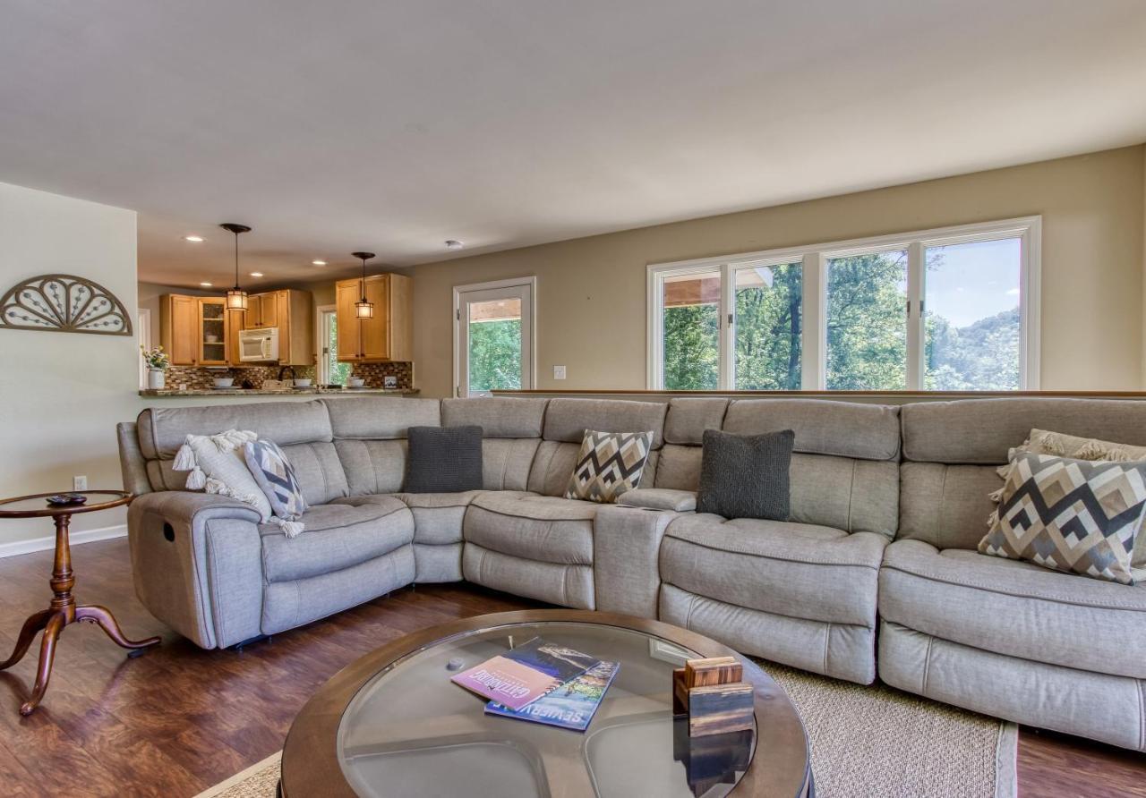 Memorable "Deer & Doe" By Honeybearcabins 4Br 3Ba, Mountain View Deck, Farmhouse Decor, Fireplace, 3 Acres Sevierville Zewnętrze zdjęcie