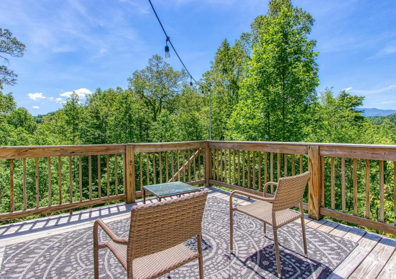 Memorable "Deer & Doe" By Honeybearcabins 4Br 3Ba, Mountain View Deck, Farmhouse Decor, Fireplace, 3 Acres Sevierville Zewnętrze zdjęcie