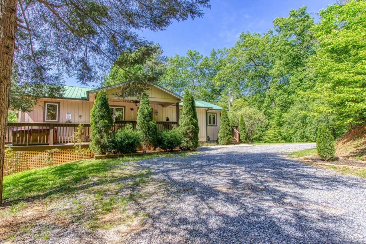 Memorable "Deer & Doe" By Honeybearcabins 4Br 3Ba, Mountain View Deck, Farmhouse Decor, Fireplace, 3 Acres Sevierville Zewnętrze zdjęcie